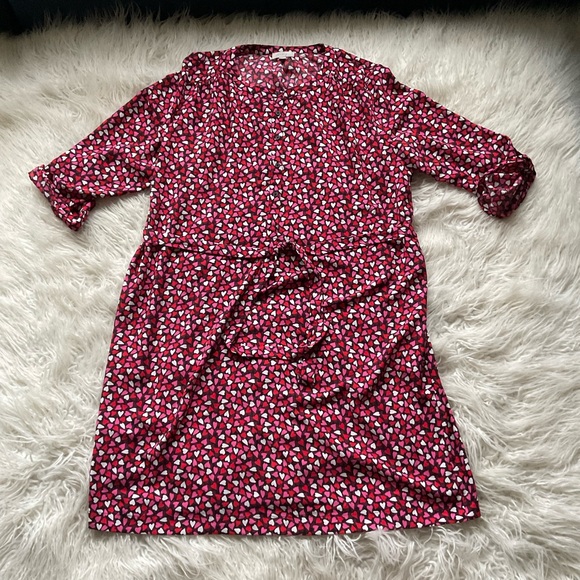 LOFT Dresses & Skirts - Loft Heart Pattern Belted Shift Dress